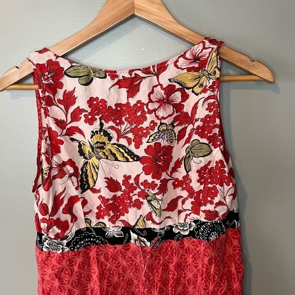 CABI 100% Silk Empire Butterfly Sleeveless Blouse - Picture 5 of 9